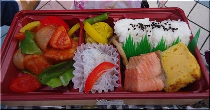 晩ご飯は高島屋のデパチカで買っ...