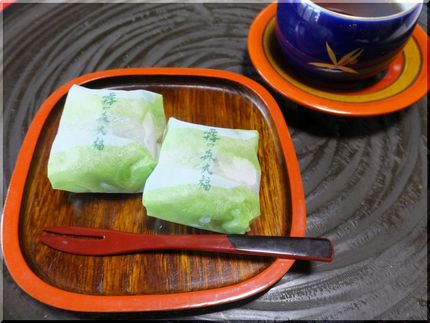 *霧の森大福 もう冷たい麦茶じ...