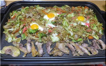焼きそばと親かしわ焼き－201...