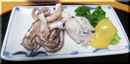 お魚屋さんに行くと、目についた...