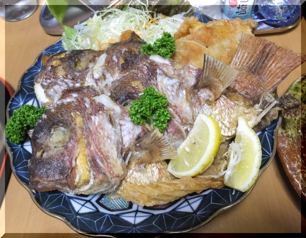 ＊真鯛の兜揚げ 大きな真鯛の2...