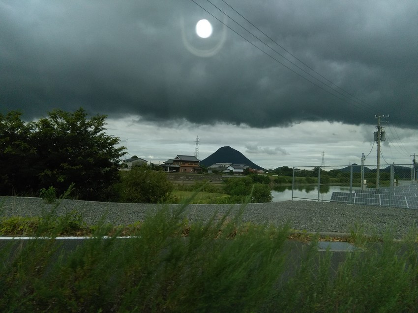 雨、降りそうだけど、、、