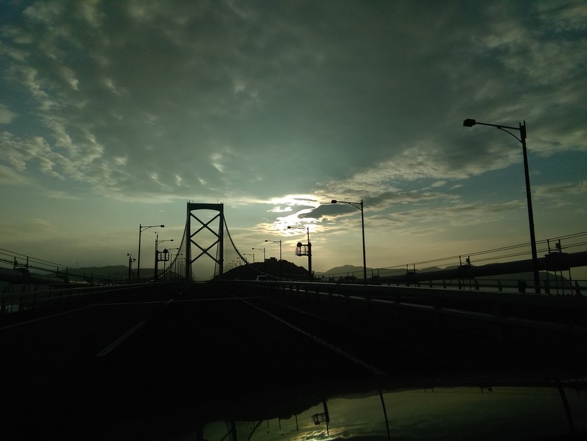 大鳴門橋を渡って、四国に帰って...