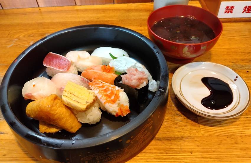 安いお寿司屋さんを見つけたから...
