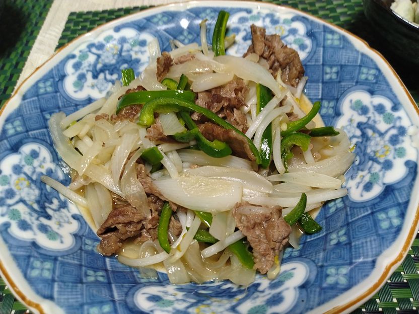 ＊牛肉の野菜炒め 牛肉、玉ねぎ...