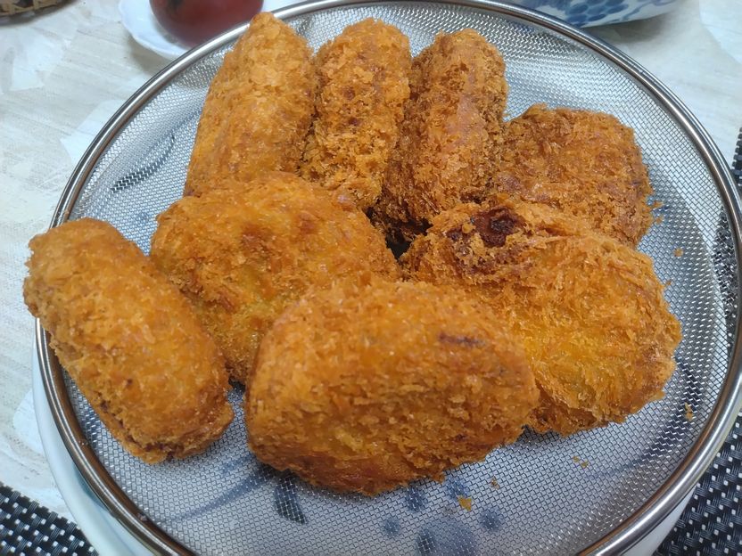＊おやっ！？ 親鶏のコロッケで...