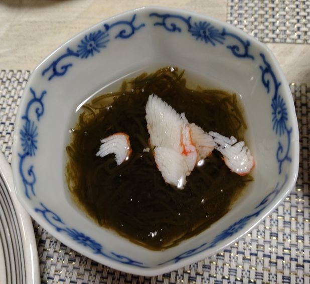*もずく酢とカニカマ