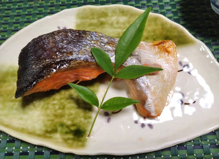 ＊鮭カマの塩焼き 銀鮭です 脂...