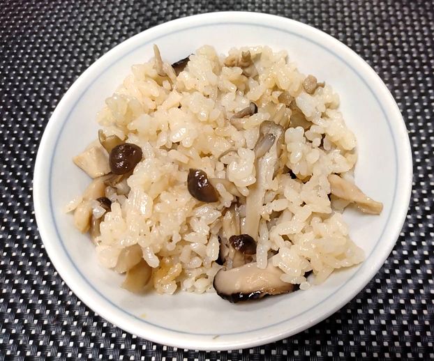 ＊キノコご飯 松茸ご飯ならいい...