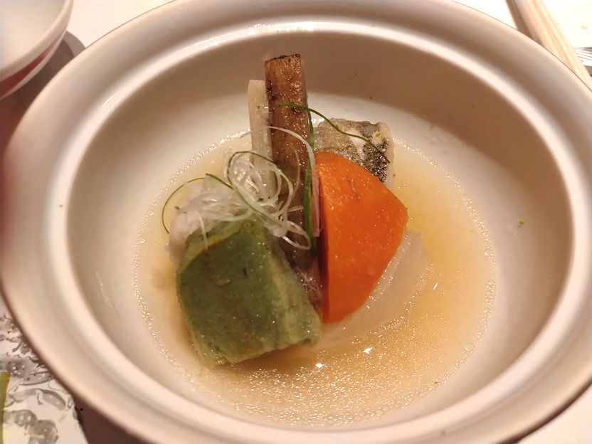 カマスの巻き煮、牛蒡、人参、生...