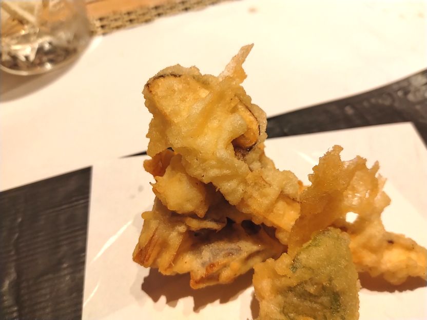 国産松茸、かき揚げ、あと一つは...
