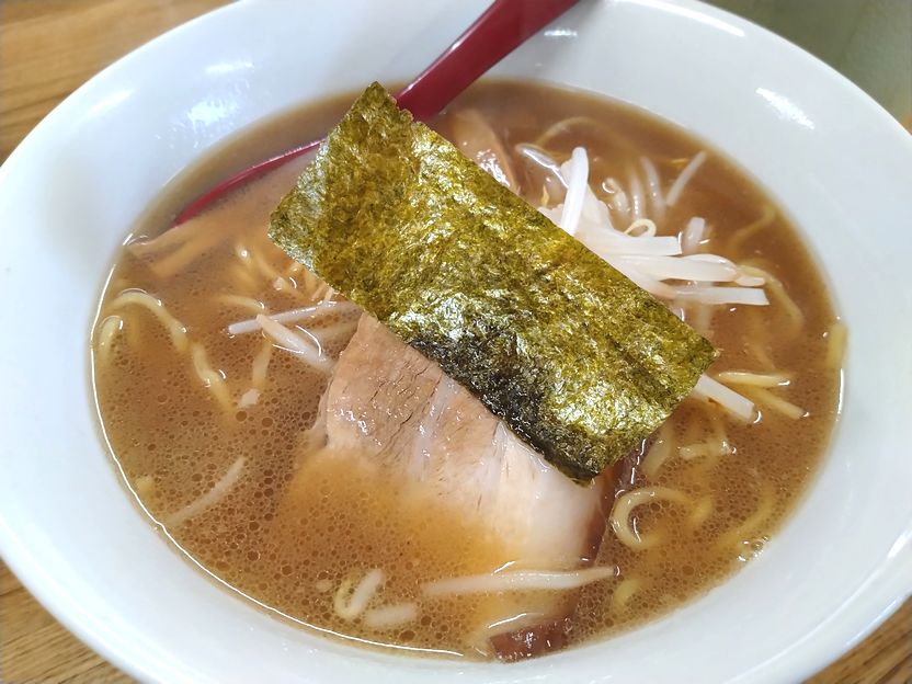 醤油ラーメン　量もたっぷりで満...