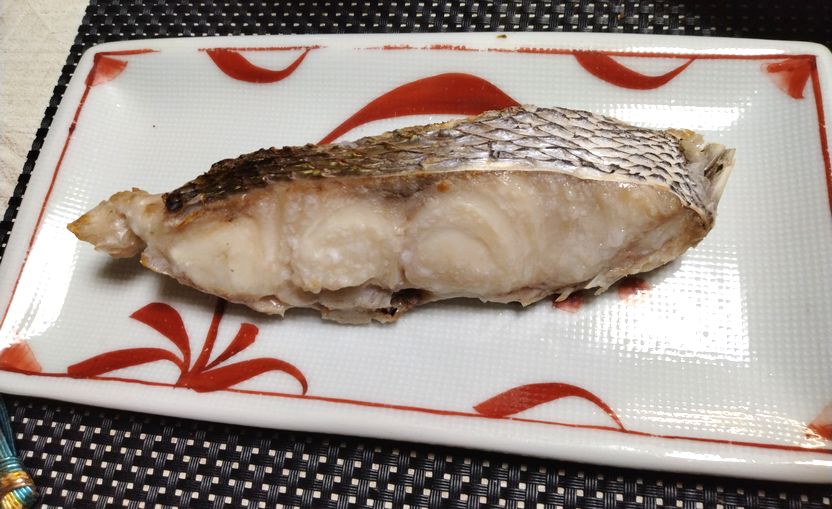 ＊天然真鯛の塩焼き 地の天然物...