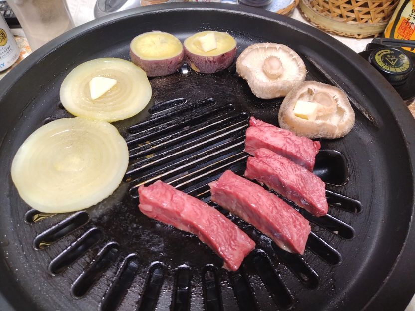 塩コショウ、バターで　(^_-...