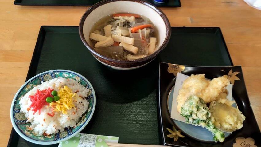 「日替わり定食」…しっぽく蕎麦...
