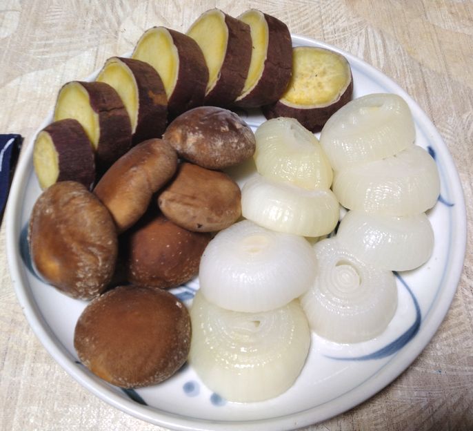 塩コショウとバターをたっぷり乗...