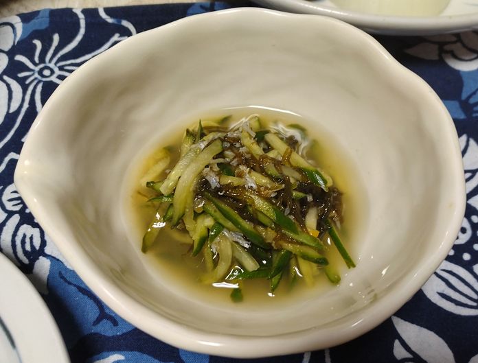 モズク、きゅうりのお酢の物