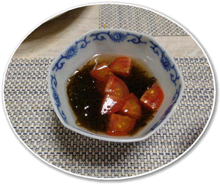 もずく酢にミニトマト