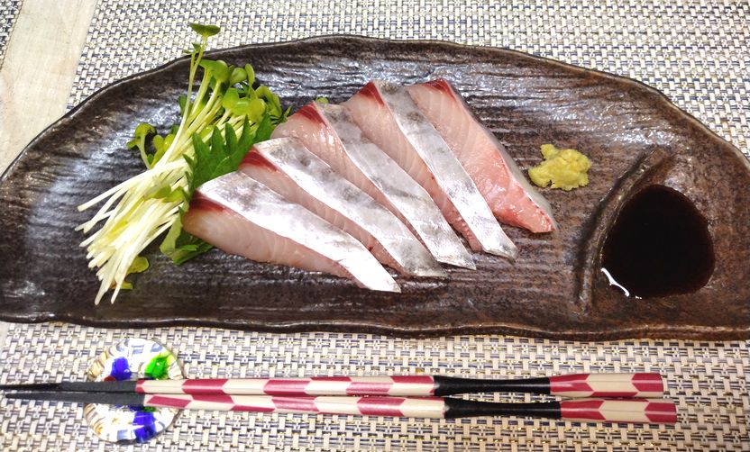 ＊鰆のお造り 散々迷って、皮つ...