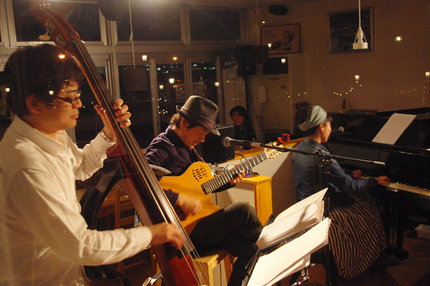 昨夜は友達のLive が玉野の...
