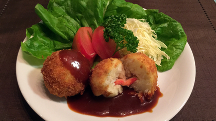 先日、食べたタラバガニで、今夜...