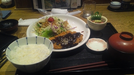 仙台・みそかつ定食