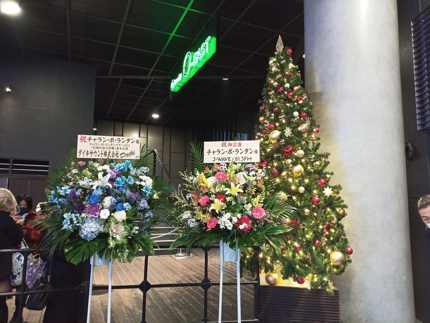 お祝いの花束