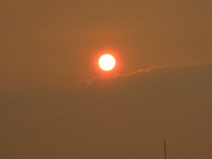 【宙】放生会の夕日