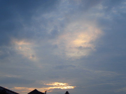 【宙】今朝の空色～雲の色合い