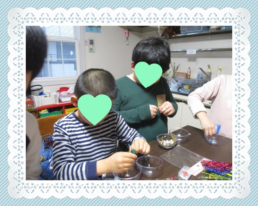 続いてはオーナメント作り♬
