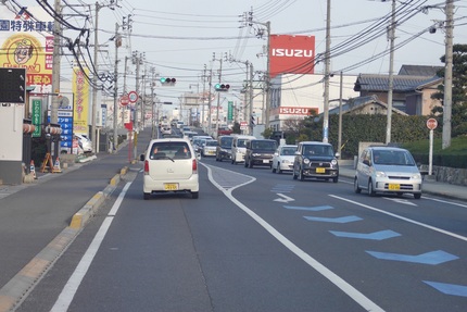 帰りの車内からの試し撮りです。...