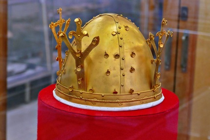 金銅製の冠帽(復元模型)