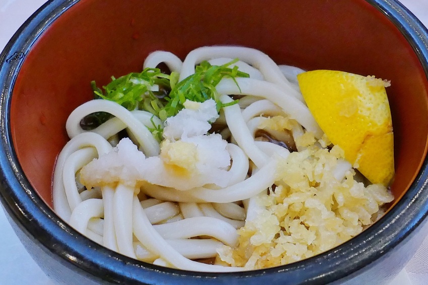 琴参閣でもぶっかけウドンが出ま...