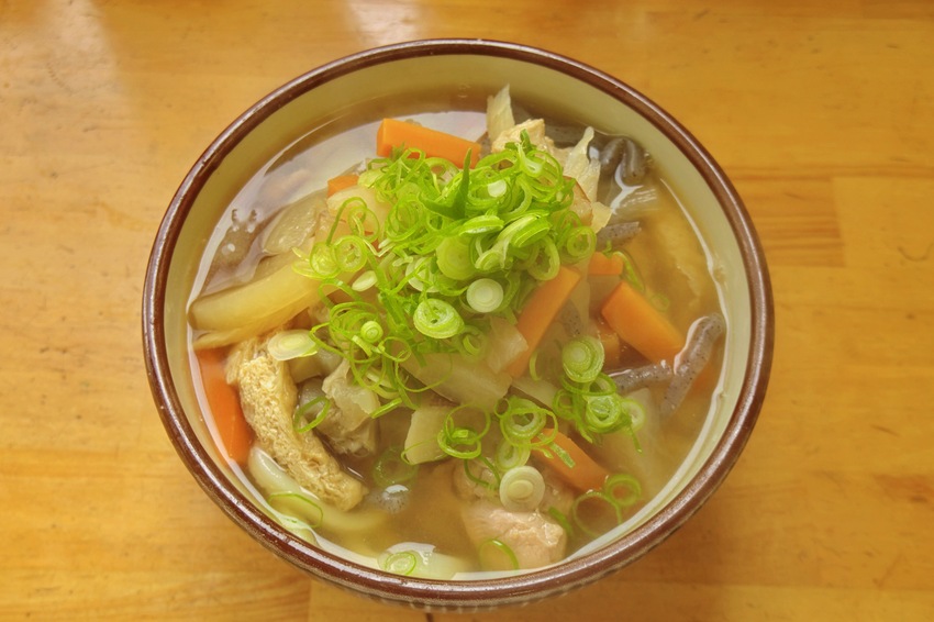 冬場は しっぽくうどんですね。