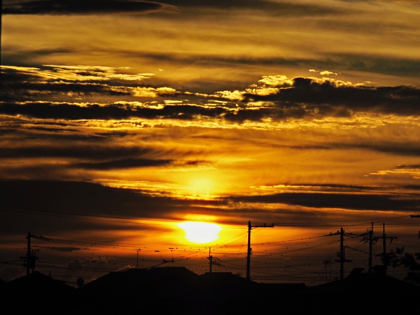 梅雨の合間の美しい夕暮れ