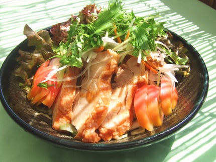 今年も連日好評です！棒々鶏冷麺...
