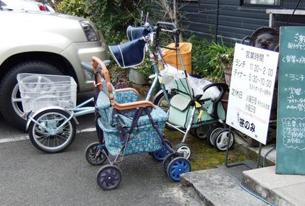 おばあちゃん方のお集まり