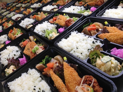 今朝もお弁当大会・・ってほどじ...