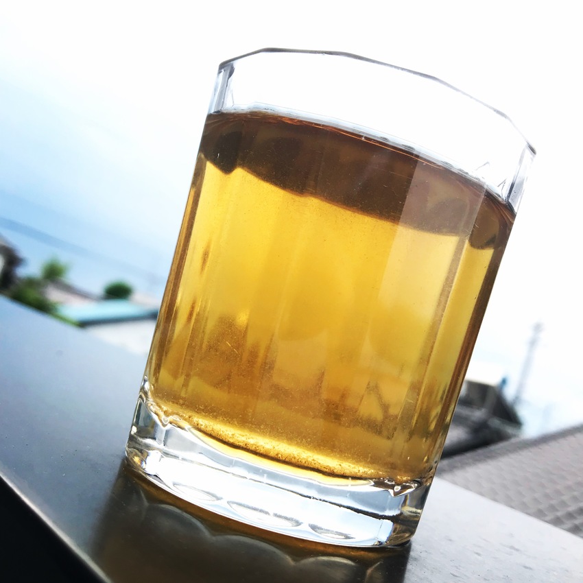 とても澄んだ、少し酸味のような...