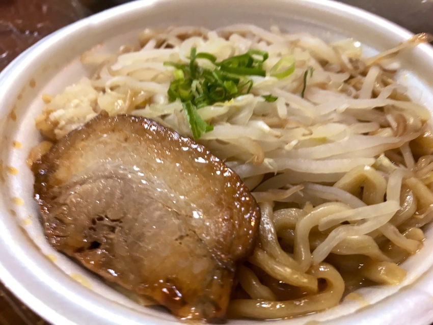 セブンの豚ラーメン これは本当...