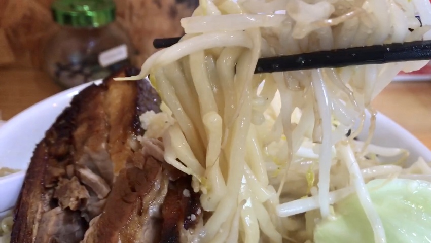 ワシワシ太麺のリフト〜♫