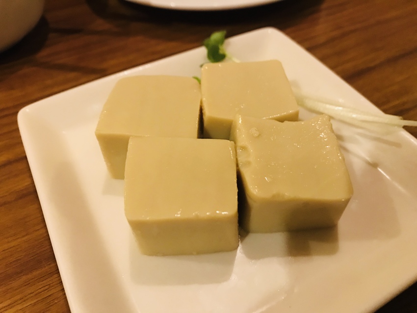 蟹味噌豆腐、これは美味しいです...