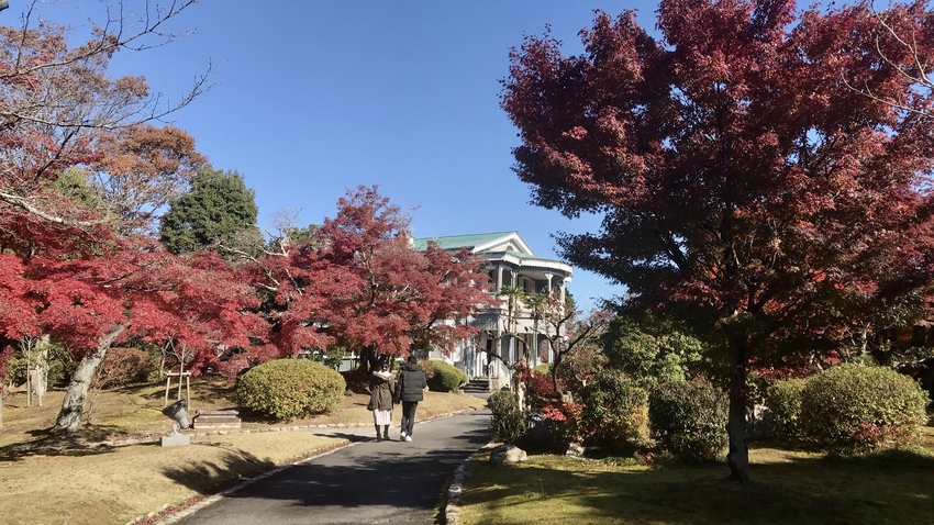 西郷従道邸です 当時はカフェを...