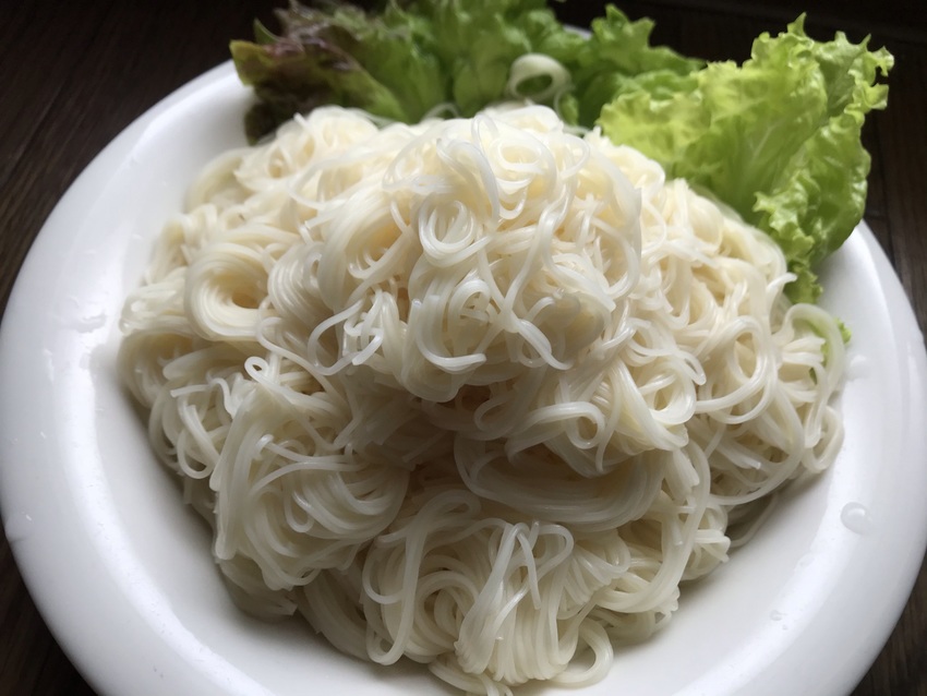 普通の素麺の半分くらいかなあ〜...