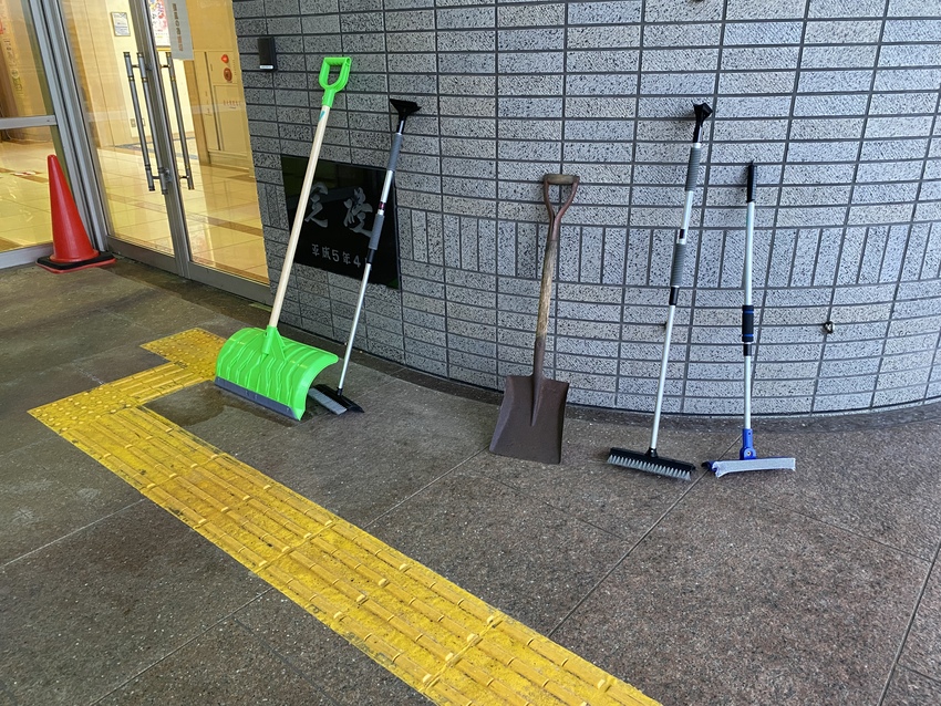 北国だったので雪かき道具一式が...