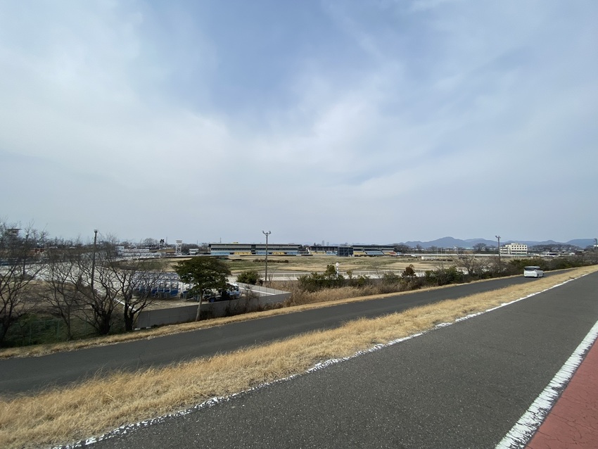 笠松競馬場も美しく見えました。