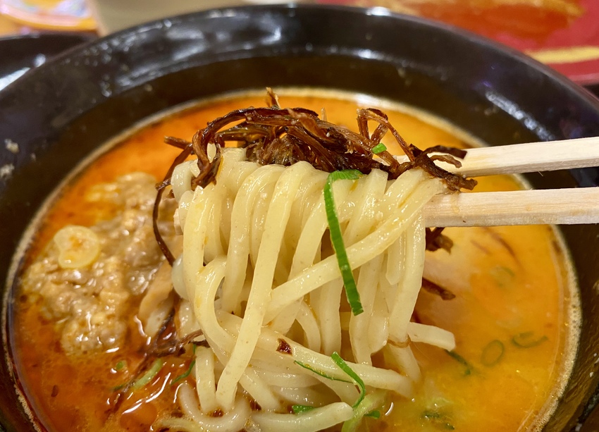 本格的なモチモチの麺でちゃんと...