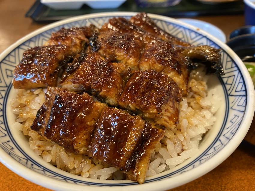 肉厚なうなぎさんが 伝統を感じ...