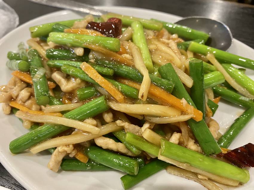 にんにく芽と豚肉炒め？ ニンニ...