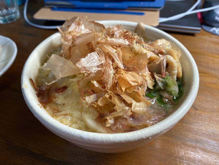 ただの素うどんです 具材やトッ...